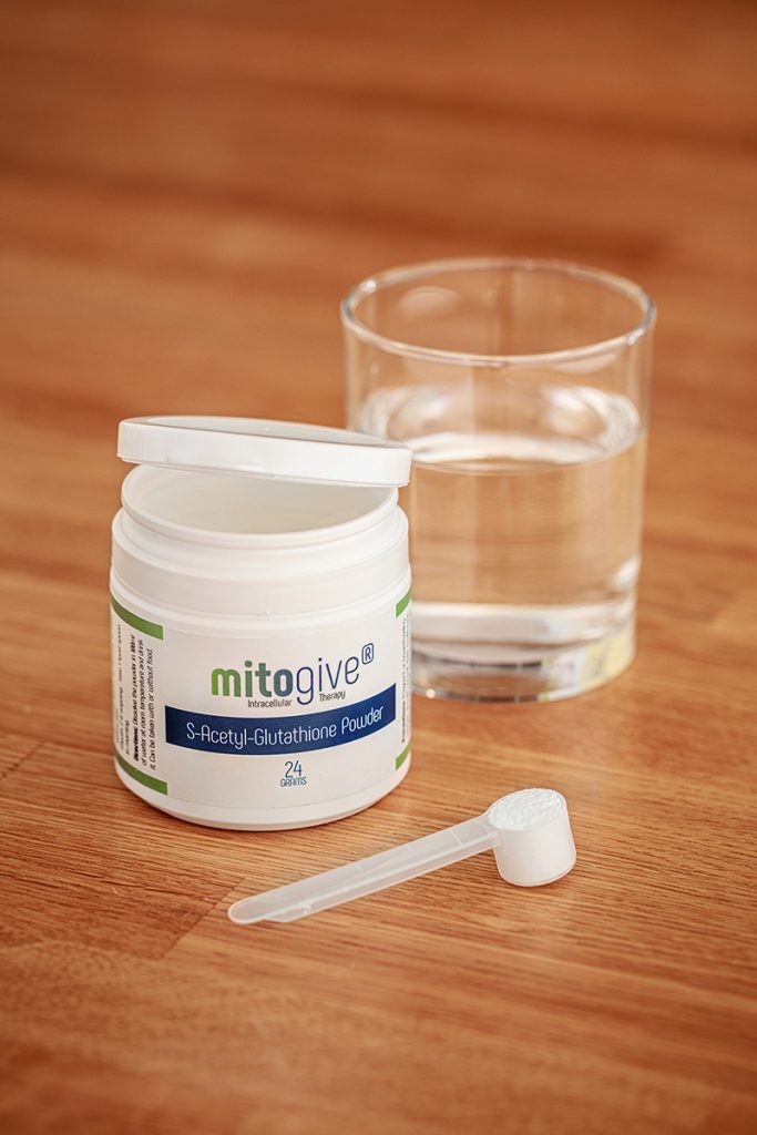 MitoGive® S-Acetyl-Glutathione Powder With Glass of Water